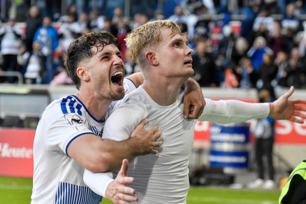 Peter Remmert (Duisburg 39) jubelt nach dem Tor zum 3:2 mit Tobias Fleckstein (Duisburg 5) 10.10.2026 ¢ Fussball ¢ MSV Duisburg vs TSG 1899 Hoffenheim II, Schauinsland-Reisen-Arena, Duisburg, DFB DFL REGULATIONS PROHIBIT ANY USE OF PHOTOGRAPHS AS IMAGE SEQUENCES AND OR QUASI-VIDEO NRW Germany