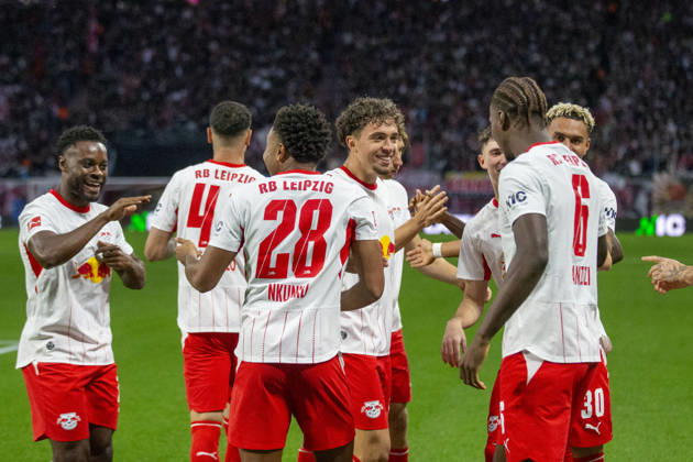 GER, Leipzig, Fussball, Bundesliga, 5. Spieltag, RB Leipzig vs. Eintracht Frankfurt im Bild v.l.: Leipzig Torjubel 10.10.2026, Red-Bull Arena Leipzig DFL DFB REGULATIONS PROHIBIT ANY USE OF PHOTOGRAPHS AS IMAGE SEQUENCES AND OR QUASI-VIDEO, Leipzig Red-Bull Arena Sachsen Germany Copyright: xPaulxFritzx