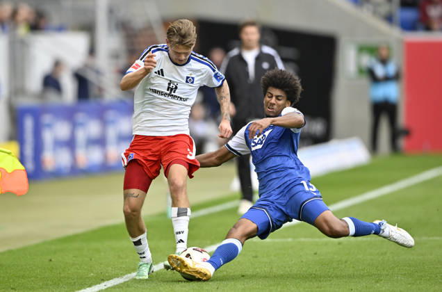 Zweikampf, Aktion Bernardo TSG 1899 Hoffenheim (13) gegen David Moeller Wolfe Hamburger SV HSV (03) TSG 1899 Hoffenheim vs Hamburger SV HSV 10.10.2026 DFL REGULATIONS PROHIBIT ANY USE OF PHOTOGRAPHS AS IMAGE SEQUENCES AND OR QUASI-VIDEO TSG 1899 Hoffenheim vs Hamburger SV HSV