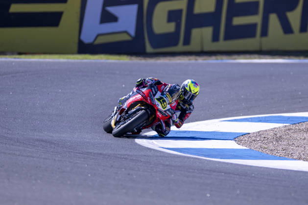 October 10, 2026, Cascais, Lisboa, Portugal: ESTORIL, PORTUGAL - OCTOBER 10: Alvaro Bautista of Spain and Barni Spark Racing Team competes during Race 1 during day two of the World Superbikes Estoril Round at Circuito Estoril on October 10, 2026 in Estoril, Portugal. Cascais Portugal - ZUMAl192 20261010_zsp_l192_009 Copyright: xMiguelxLemosx