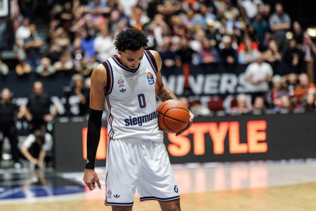 10.10.2026, GER, BBL, easyCredit Basketball Bundesliga, Chemnitz, Niners Chemnitz - FC Bayern München Basketball Miles Norris (FC Bayern München Basketball, 0) bei einem Freiwurf Chemnitz Messe Chemnitz Sachsen Deutschland