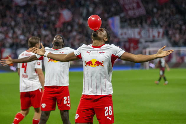 GER, Leipzig, Fussball, Bundesliga, 5. Spieltag, RB Leipzig vs. Eintracht Frankfurt im Bild v.l.: Christopher Nkunku (RB Leipzig 28), Torjubel 10.10.2026, Red-Bull Arena Leipzig DFL DFB REGULATIONS PROHIBIT ANY USE OF PHOTOGRAPHS AS IMAGE SEQUENCES AND OR QUASI-VIDEO, Leipzig Red-Bull Arena Sachsen Germany Copyright: xPaulxFritzx