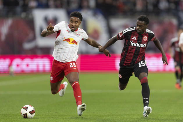 GER, Leipzig, Fussball, Bundesliga, 5. Spieltag, RB Leipzig vs. Eintracht Frankfurt im Bild v.l.: Christopher Nkunku (RB Leipzig 28), Noel Aseko (Eintracht Frankfurt 15), Zweikampf 10.10.2026, Red-Bull Arena Leipzig DFL DFB REGULATIONS PROHIBIT ANY USE OF PHOTOGRAPHS AS IMAGE SEQUENCES AND OR QUASI-VIDEO, Leipzig Red-Bull Arena Sachsen Germany Copyright: xPaulxFritzx