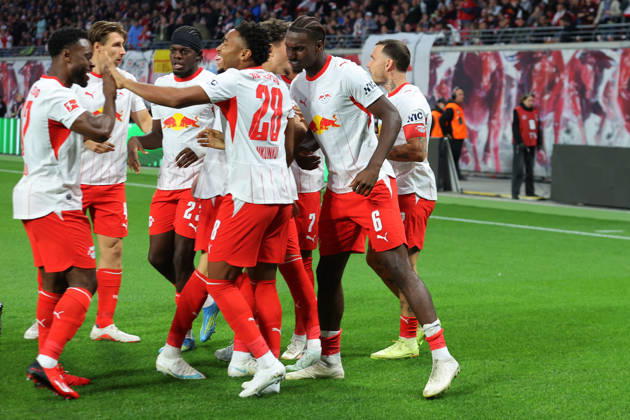 10.10.2026, xtgx, Fussball 1.Bundesliga, RB Leipzig - Eintracht Frankfurt v.l. Torjubel nach dem Tor zum celebrating the goal celebrate 1:0 durch Ezechiel Banzuzi (RB Leipzig) (DFL DFB REGULATIONS PROHIBIT ANY USE OF PHOTOGRAPHS as IMAGE SEQUENCES and or QUASI-VIDEO) Leipzig