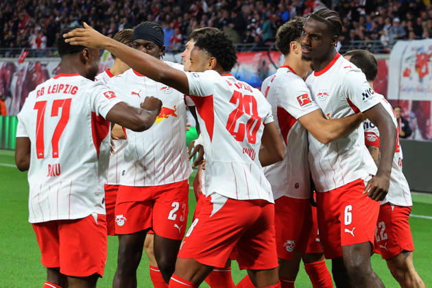 10.10.2026, xtgx, Fussball 1.Bundesliga, RB Leipzig - Eintracht Frankfurt v.l. Torjubel nach dem Tor zum celebrating the goal celebrate 1:0 durch Ezechiel Banzuzi (RB Leipzig) (DFL DFB REGULATIONS PROHIBIT ANY USE OF PHOTOGRAPHS as IMAGE SEQUENCES and or QUASI-VIDEO) Leipzig