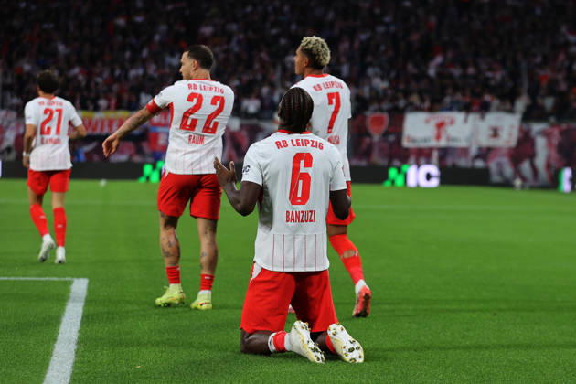 10.10.2026, xtgx, Fussball 1.Bundesliga, RB Leipzig - Eintracht Frankfurt v.l. Torjubel nach dem Tor zum celebrating the goal celebrate 1:0 durch Ezechiel Banzuzi (RB Leipzig) (DFL DFB REGULATIONS PROHIBIT ANY USE OF PHOTOGRAPHS as IMAGE SEQUENCES and or QUASI-VIDEO) Leipzig
