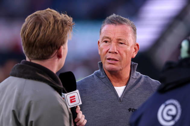 2026-10-10 Feyenoord v AZ Alkmaar - Dutch Eredivisie ROTTERDAM, NETHERLANDS - OCTOBER 10: Headcoach Leeroy Echteld of AZ Alkmaar is interviewed by ESPN during the Dutch Eredivisie match between Feyenoord and AZ Alkmaar at Stadion Feijenoord on October 10, 2026 in Rotterdam, Netherlands. Rotterdam Stadion Feijenoord Netherlands Content not available for redistribution in The Netherlands directly or indirectly through any third parties. Copyright: xHansxvanxderxValkx