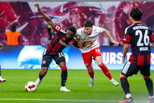 Noel Aseko (Eintracht Frankfurt, 15) Zweikampf, Duell, Kampf Andrija Maksimovic (RB Leipzig, 30) am Ball, GER, RB Leipzig vs. Eintracht Frankfurt, Fussball, 1. Bundesliga Herren, 5. Spieltag, Spielzeit 2026 2027, 10.10.2026 DFL regulations prohibit any use of photographs as image sequences and or quasi-video. GER, RB Leipzig vs. Eintracht Frankfurt, Fussball, 1. Bundesliga Herren, 5. Spieltag, Spielzeit 2026 2027, 10.10.2026 Leipzig Copyright: xEibner-Pressefoto LauraxRoemerx EP_LRR