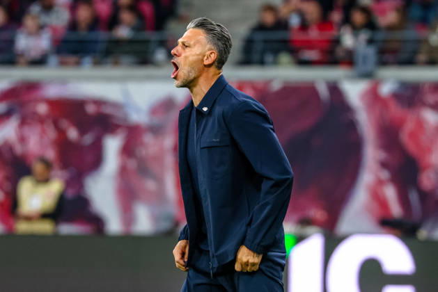 Martin Demichelis (RB Leipzig, Cheftrainer) gibt Anweisungen, gestikuliert, schreit, GER, RB Leipzig vs. Eintracht Frankfurt, Fussball, 1. Bundesliga Herren, 5. Spieltag, Spielzeit 2026 2027, 10.10.2026 DFL regulations prohibit any use of photographs as image sequences and or quasi-video. GER, RB Leipzig vs. Eintracht Frankfurt, Fussball, 1. Bundesliga Herren, 5. Spieltag, Spielzeit 2026 2027, 10.10.2026 Leipzig Copyright: xEibner-Pressefoto LauraxRoemerx EP_LRR