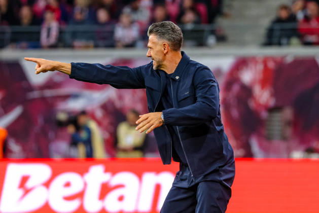 Martin Demichelis (RB Leipzig, Cheftrainer) gibt Anweisungen, gestikuliert, GER, RB Leipzig vs. Eintracht Frankfurt, Fussball, 1. Bundesliga Herren, 5. Spieltag, Spielzeit 2026 2027, 10.10.2026 DFL regulations prohibit any use of photographs as image sequences and or quasi-video. GER, RB Leipzig vs. Eintracht Frankfurt, Fussball, 1. Bundesliga Herren, 5. Spieltag, Spielzeit 2026 2027, 10.10.2026 Leipzig Copyright: xEibner-Pressefoto LauraxRoemerx EP_LRR