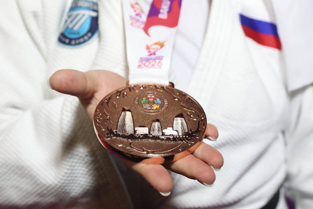 AZERBAIJAN, BAKU - OCTOBER 10, 2026: Russia s Maria Ivanova celebrates her bronze medal during a victory ceremony for the women s heavyweight event as the 2026 World Judo Championships takes place at the National Gymnastics Arena 2026 World Judo Championships In Baku - ZUMAt113 20261010_zaa_t113_491 Copyright: xMikhailxSinitsynx