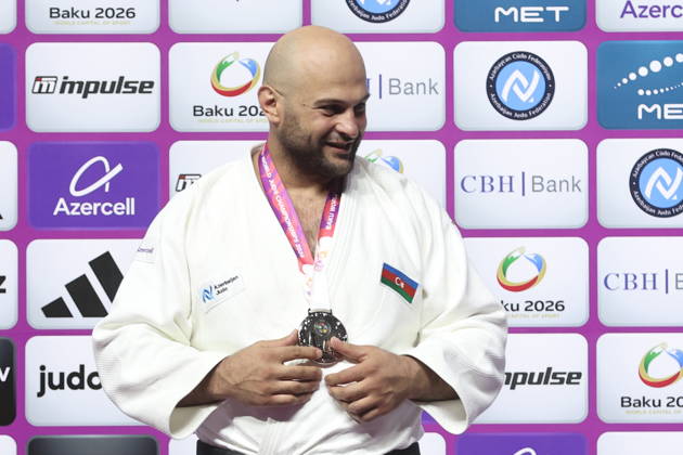 AZERBAIJAN, BAKU - OCTOBER 10, 2026: Azerbaijan s Ushangi Kokauri celebrates his silver medal during a victory ceremony for the men s heavyweight event as the 2026 World Judo Championships takes place at the National Gymnastics Arena 2026 World Judo Championships In Baku - ZUMAt113 20261010_zaa_t113_493 Copyright: xMikhailxSinitsynx