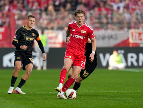 Tim Skarke (1. FC Union Berlin, 21) am Ball. GER, 1.FC Union Berlin vs SV Elversberg, 1. Bundesliga, 5. Spieltag, Saison 2026-27, Stadion An der Alten Foersterei, Berlin, 10.10.2026 DFL REGULATIONS PROHIBIT ANY USE OF PHOTOGRAPHS AS IMAGE SEQUENCES AND OR QUASI-VIDEO 1.FC Union Berlin vs SV Elversberg, 1. Bundesliga, 5. Spieltag, Saison 2026-27, 10.10.2026 Berlin Copyright: xEibner-Pressefoto ScottxColemanx EP_SCN