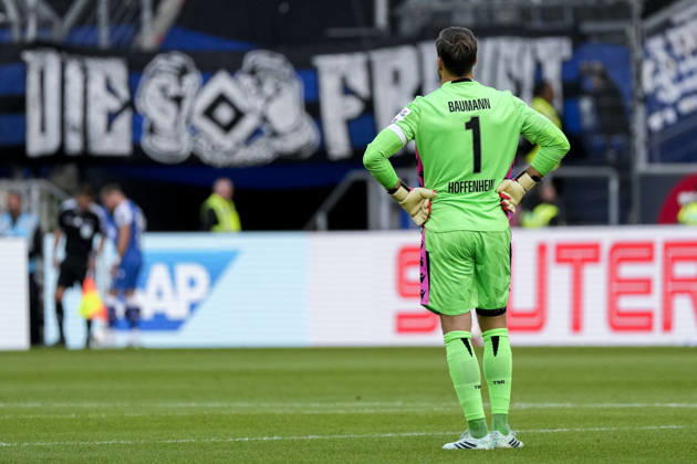 Oliver Baumann (Torwart, Hoffenheim, 1, Kapitän), Freisteller, Ganzkörper, Einzelbild, Einzelfoto, Aktion, Action, enttäuscht schauend, Enttäuschung, Frustration, disappointed, pessimistisch, Spieler der TSG 1899 Hoffenheim, 10.10.2026, Sinsheim (Deutschland), Fussball, Bundesliga, TSG 1899 Hoffenheim - Hamburger SV, DFB DFL REGULATIONS PROHIBIT ANY USE OF PHOTOGRAPHS AS IMAGE SEQUENCES AND OR QUASI-VIDEO.