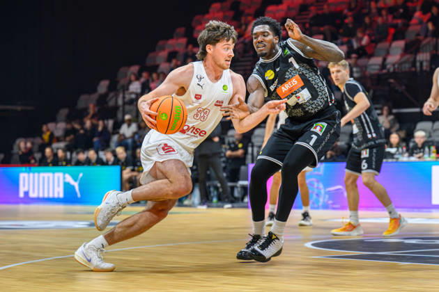 10.10.2026 - Basketball - Saison 2026 2027 - 2. Bundesliga Pro-A - 4. Spieltag: Nürnberg Falcons Basketball Club NBC - Kreisbau Kirchheim Knights - AlSch - xalxscx - Nate Heise (33, Nürnberg Falcons BC NBC ) Philip Alston (1, Kreisbau Kirchheim Knights )