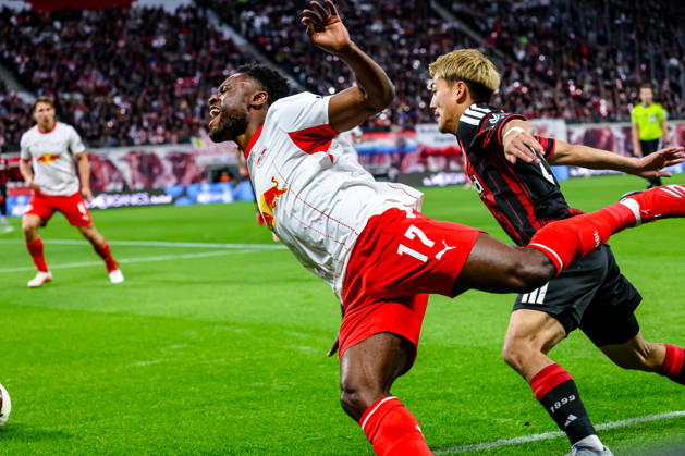 Ridle Baku (RB Leipzig, 17) faellt mit einem Schrei nach Foul durch Keita Kosugi (Eintracht Frankfurt, 26), Zweikampf, Duell, Kampf, Schmerz, GER, RB Leipzig vs. Eintracht Frankfurt, Fussball, 1. Bundesliga Herren, 5. Spieltag, Spielzeit 2026 2027, 10.10.2026 DFL regulations prohibit any use of photographs as image sequences and or quasi-video. GER, RB Leipzig vs. Eintracht Frankfurt, Fussball, 1. Bundesliga Herren, 5. Spieltag, Spielzeit 2026 2027, 10.10.2026 Leipzig Copyright: xEibner-Pressefoto LauraxRoemerx EP_LRR