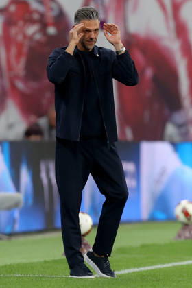10.10.2026, xtgx, Fussball 1.Bundesliga, RB Leipzig - Eintracht Frankfurt v.l. Trainer Coach Martin Demichelis (RB Leipzig) (DFL DFB REGULATIONS PROHIBIT ANY USE OF PHOTOGRAPHS as IMAGE SEQUENCES and or QUASI-VIDEO) Leipzig