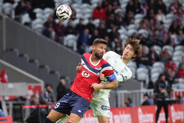 FOOTBALL : LOSC Lille vs Le Havre - Ligue 1 - 10 10 2026 Olivier GIROUD (LOSC Lille) et Ayumu SEKO (Havre AC) lors du match LOSC Lille vs Le Havre, Ligue 1, Decathlon Arena stade Pierre Mauroy, le 10 octobre 2026 - photo Laurent Sanson PsnewZ  Copyright: xLaurentxSANSONx xPsnewZx