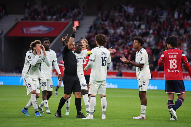 FOOTBALL : LOSC Lille vs Le Havre - Ligue 1 - 10 10 2026 Carton rouge pour Ayumu SEKO (Havre AC) lors du match LOSC Lille vs Le Havre, Ligue 1, Decathlon Arena stade Pierre Mauroy, le 10 octobre 2026 - photo Laurent Sanson PsnewZ  Copyright: xLaurentxSANSONx xPsnewZx