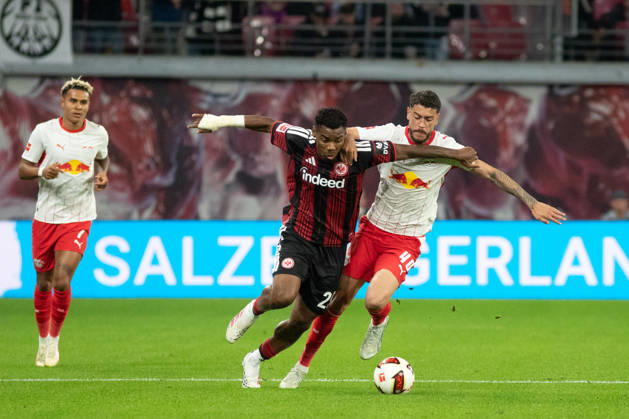 1. Fußball Bundesliga: RB Leipzig - Eintracht Frankfurt; 10.10.2026 Raphael Onyedika (25, Eintracht Frankfurt) gegen Romulo Cardoso da Cruz (40, RB Leipzig). LEIPZIG, DEUTSCHLAND - OCTOBER 10: Bundesliga-Spiel RB Leipzig - Eintracht Frankfurt in der Red Bull Arena am 5. Spieltag der 1. Bundesliga am October 10, 2026 in Leipzig, Deutschland. DFL REGULATIONS PROHIBIT ANY USE OF PHOTOGRAPHS AS IMAGE SEQUENCES AND OR QUASI-VIDEO. Copyright: xBEAUTIFULxSPORTS JanxKaeferx
