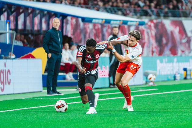 Noel Aseko (Eintracht Frankfurt, 15) gegen Neil Aynaoui (RB Leipzig, 21) RB Leipzig vs Eintracht Frankfurt, Bundesliga, Germany, Football, 26 27, GER, Leipzig, Red Bull Arena Stadium DFL regulations prohibit any use of photographs as image sequences and or quasi-video.DFL regulations prohibit any use of photographs as image sequences and or quasi-video. Leipzig Red Bull Arena, Leipzig Sachsen GER Copyright: xBillmanxDubex