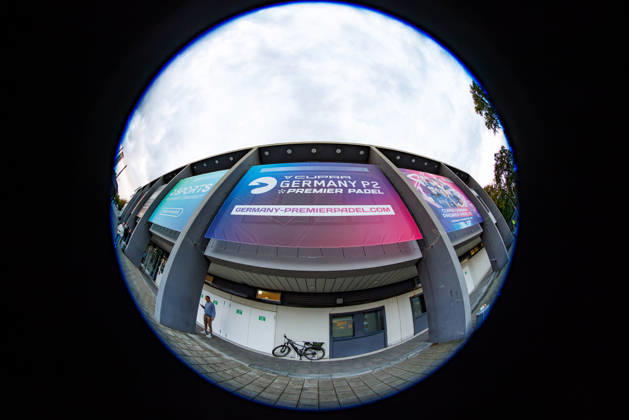 DÜSSELDORF, GERMANY - 10 OCTOBER 2026: Image shows CASTELLO Düsseldorf from the outside with fisheye during CUPRA Germany Premier Padel P2 2026 Day 7: Semifinals at CASTELLO Düsseldorf on 10 10 2026 in Düsseldorf, Germany. Germany Copyright: xFröhlichxPascalx