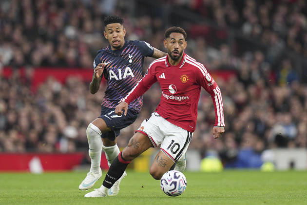 Manchester United, ManU v Tottenham Hotspur, Premier League Matheus Cunha of Manchester United breaks past Savio of Tottenham Hotspur during the Manchester United v Tottenham Hotspur Premier League match at Old Trafford, Manchester, England on 10 October 2026 Credit: Steve Flynn Every Second Media Editorial use only. All images are copyright Every Second Media Limited. No images may be reproduced without prior permission. All rights reserved. Premier League and Football League images are subject to licensing agreements with Football DataCo Limited. see https: www.football-dataco.com Copyright: xIMAGO EveryxSecondxMediax ESM-2210-0055 StevexFlynnx xEveryxSecondxMediax