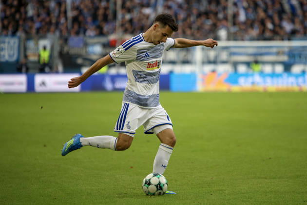 10.10.2026, GER, Fussball, Herren, 3. Liga, Saison 2026 2027, MSV Duisburg - TSG Hoffenheim II Conor Noß (Duisburg) in Aktion am Ball, Einzelaktion Duisburg schauinsland-reisen-Arena Nordrhein-Westfalen Deutschland Copyright: xAdrianxSchlüterx