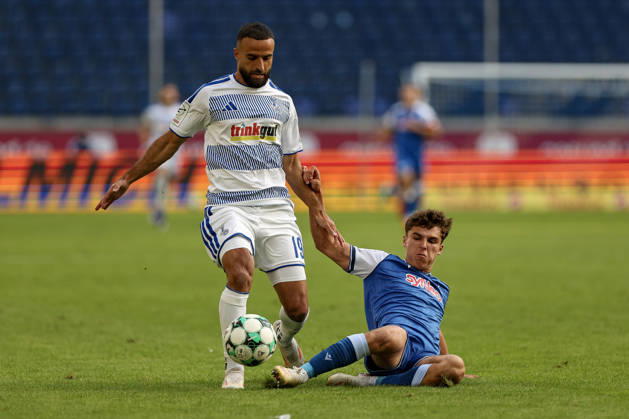 10.10.2026, GER, Fussball, Herren, 3. Liga, Saison 2026 2027, MSV Duisburg - TSG Hoffenheim II Ramien Safi (Duisburg) und Matthew Moore (TSG II) im Kampf um den Ball Duisburg schauinsland-reisen-Arena Nordrhein-Westfalen Deutschland Copyright: xAdrianxSchlüterx