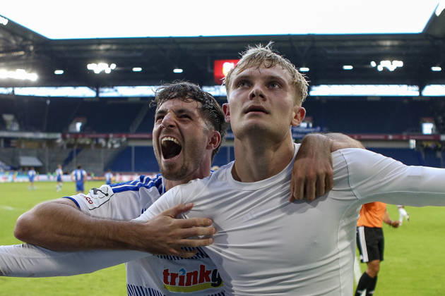 10.10.2026, GER, Fussball, Herren, 3. Liga, Saison 2026 2027, MSV Duisburg - TSG Hoffenheim II Peter Remmert (Duisburg) Torjubel, jubelt nach seinem Treffer zum 3:2 mit Tobias Fleckstein (Duisburg) Duisburg schauinsland-reisen-Arena Nordrhein-Westfalen Deutschland Copyright: xAdrianxSchlüterx