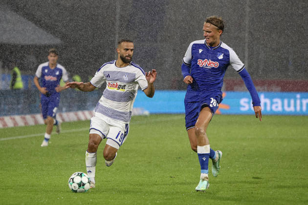 10.10.2026, GER, Fussball, Herren, 3. Liga, Saison 2026 2027, MSV Duisburg - TSG Hoffenheim II Ramien Safi (Duisburg) und Luis Engelns (TSG II) im Kampf um den Ball Duisburg schauinsland-reisen-Arena Nordrhein-Westfalen Deutschland Copyright: xAdrianxSchlüterx