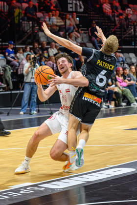 10.10.2026 - Basketball - Saison 2026 2027 - 2. Bundesliga Pro-A - 4. Spieltag: Nürnberg Falcons Basketball Club NBC - Kreisbau Kirchheim Knights - AlSch - xalxscx - Nate Heise (33, Nürnberg Falcons BC NBC ) Johannes Patrick (6, Kreisbau Kirchheim Knights )