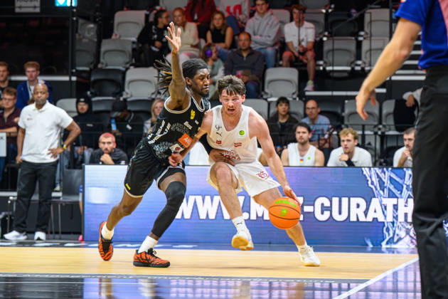 10.10.2026 - Basketball - Saison 2026 2027 - 2. Bundesliga Pro-A - 4. Spieltag: Nürnberg Falcons Basketball Club NBC - Kreisbau Kirchheim Knights - AlSch - xalxscx - Tyrel Morgan (11, Kreisbau Kirchheim Knights ) Nate Heise (33, Nürnberg Falcons BC NBC )