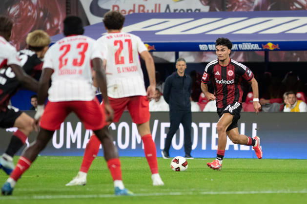 1. Fußball Bundesliga: RB Leipzig - Eintracht Frankfurt; 10.10.2026 Can Uzun (42, Eintracht Frankfurt). LEIPZIG, DEUTSCHLAND - OCTOBER 10: Bundesliga-Spiel RB Leipzig - Eintracht Frankfurt in der Red Bull Arena am 5. Spieltag der 1. Bundesliga am October 10, 2026 in Leipzig, Deutschland. DFL REGULATIONS PROHIBIT ANY USE OF PHOTOGRAPHS AS IMAGE SEQUENCES AND OR QUASI-VIDEO. Copyright: xBEAUTIFULxSPORTS JanxKaeferx