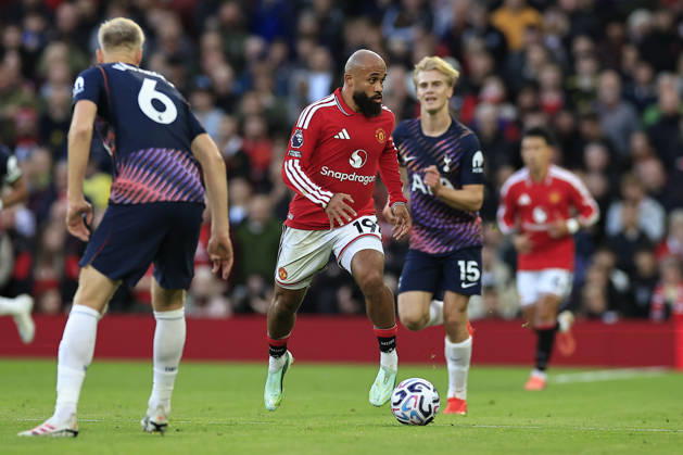 Manchester United, ManU v Tottenham Hotspur, Premier League Bryan Mbeumo (19) of Manchester United runs with the ball during the Premier League match between Manchester United and Tottenham Hotspur at Old Trafford, Manchester, UK on 10 October 2026. Manchester Old Trafford Greater Manchester UK Editorial use only DataCo restrictions apply See www.football-dataco.com , Copyright: xConorxMolloyx PSI-24986-0045
