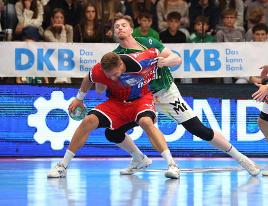 10.10.2026, Deutschland, Göppingen, Handball Opel HBL Bundesliga, FRISCH AUF! Göppingen vs. SG BBM Bietigheim, v.l. Fabian Wiederstein (BBM), Franko Lastro (FAG)