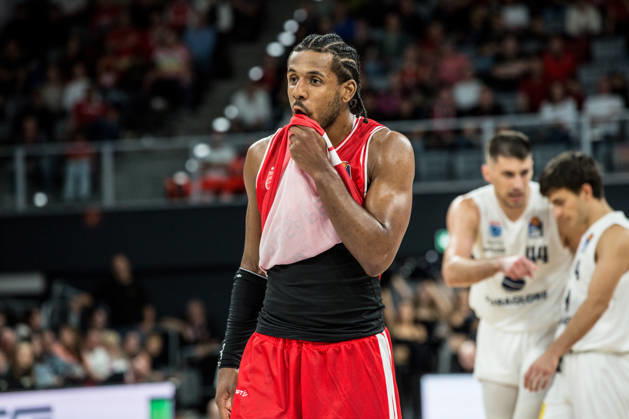 Bamberg, Deutschland 10. Oktober 2026: easyCredit BBL - 2026 2027 - 5. Spieltag - BMA365 Bamberg Baskets gegen Syntainics MBC Im Bild: Jordan Wright (Bamberg) fassungslos auf dem Spielfeld Brose Arena Bayern Copyright: xFotostandx xSchmittx
