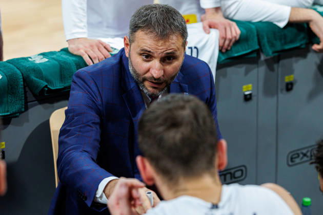 Vladimir Jovanovic (Syntainics MBC, Trainer), Einzelbild, Einzelfoto, Portrait, Portraet, Auszeit, BMA365 Bamberg Baskets vs. Syntainics MBC, Basketball, easyCredit BBL, 5. Spieltag, 10.10.2026 BMA365 Bamberg Baskets vs. Syntainics MBC, Basketball, easyCredit BBL, 5. Spieltag, 10.10.2026 Bamberg Copyright: xEibner-Pressefoto G.xSantemizx EP_EER