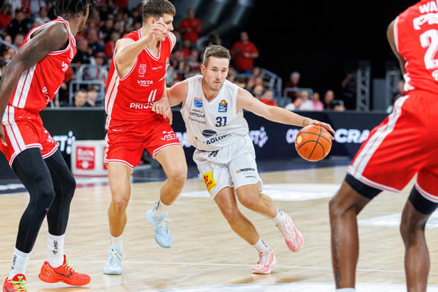 Richard Balint (BMA365 Bamberg Baskets, 11), Spencer Reaves (Syntainics MBC, 31), BMA365 Bamberg Baskets vs. Syntainics MBC, Basketball, easyCredit BBL, 5. Spieltag, 10.10.2026 BMA365 Bamberg Baskets vs. Syntainics MBC, Basketball, easyCredit BBL, 5. Spieltag, 10.10.2026 Bamberg Copyright: xEibner-Pressefoto G.xSantemizx EP_EER