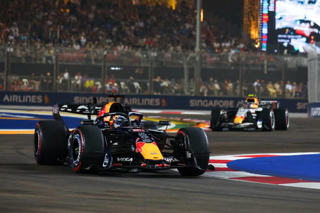 Formula 1 Singapore Grand Prix SINGAPORE - OCTOBER 10: Red Bull s drivers Max Verstappen and Isack Hadjar during the Qualifying Session at the Formula One Grand Prix of Singapore, at the Marina Bay Street Circuit in Singapore, on October 10, 2026. Daniel Ceng Anadolu Singapore Singapore. Editorial use only. Please get in touch for any other usage.  Copyright: x2026xAnadoluxDanielxCengx