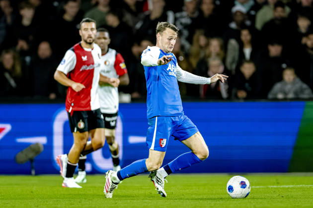 ROTTERDAM - AZ Alkmaar midfielder Peer Koopmeiners during the Vriendenloterij Eredivisie match between Feyenoord and AZ at De Kuip on 10 October 2026 in Rotterdam, Nederland. (Photo by DeFodi Images) -