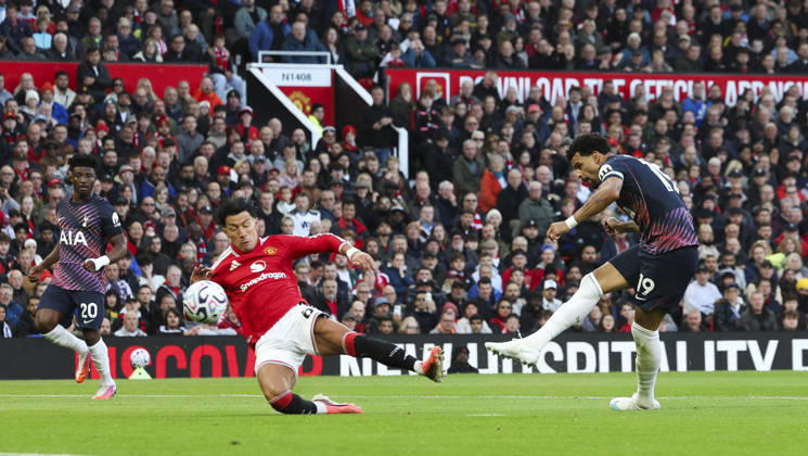 Liverpool v Manchester City, FA Premier League 10.10.26 Liverpool v Manchester City, FA Premier League Bradley Ormesher The Times Dominic Solanke of Tottenham has shot at goal  Copyright: xBradleyxOrmesherx NINTCHDBPICT001114745933