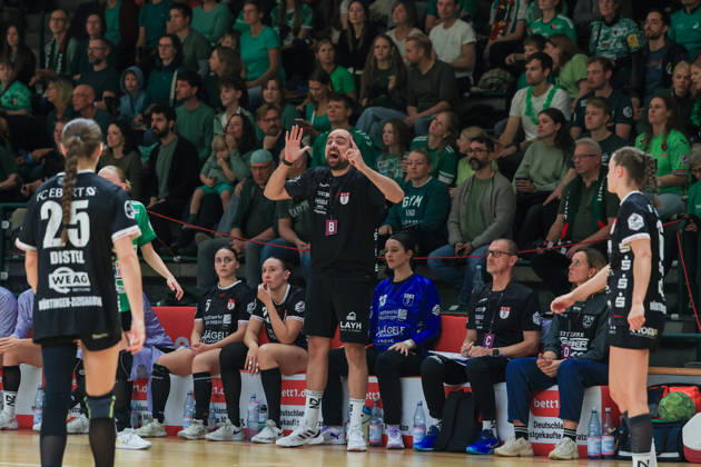 2026_10_10, Reinickendorfer Füchse Frauen-SG Nürtingen-Zizishausen, 5. Spieltag , 2. Bundesliga ,HBF,Handball, Sömmeringhalle Trainer Manel Cirac (SG Nürtlingen) Berlin Berlin Germany