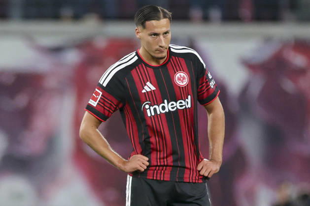 Younes Ebnoutalib (Eintracht Frankfurt) schaut enttaeuscht waehrend des spiels der 1. Bundesliga zwischen RB Leipzig und Eintracht Frankfurt, Red Bull Arena am 10. October 2026 in Leipzig, Deutschland. (Foto von Marco Steinbrenner DeFodi Images) +++ Younes Ebnoutalib (Eintracht Frankfurt) looks dejected during the Bundesliga match between RB Leipzig and Eintracht Frankfurt at Red Bull Arena on October 10, 2026 in Leipzig, Germany. (Photo by Marco Steinbrenner DeFodi Images) DFB DFL REGULATIONS PROHIBIT ANY USE OF PHOTOGRAPHS AS IMAGE SEQUENCES AND OR QUASI-VIDEO. (Photo by Marco Steinbrenner DeFodi Images) -