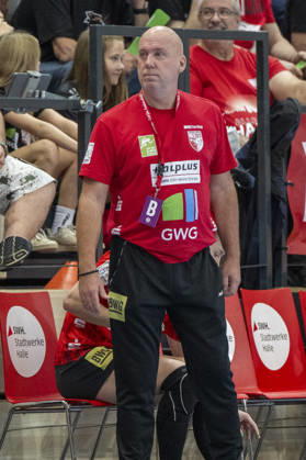 Alsco Handball Bundesliga Frauen, Saison 2026 2027 SV Union Halle-Neustadt vs.BSV Sachsen Zwickau Halle, Deutschland 09.September 2026: Im Bild:Trainer Pether Krautmeyer (Halle) Aktion, Einzelbild, Halle Saale SWH Arena Sachsen-Anhalt Deutschland