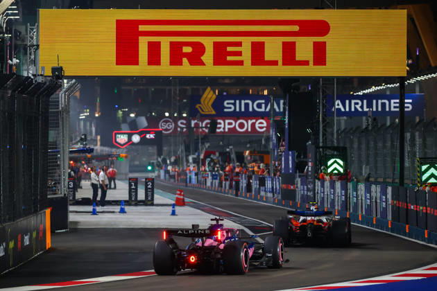 2026 Formula 1 Singapore Grand Prix SINGAPORE - OCTOBER 10: Drivers enter the pit lane during the Qualifying Session at the Formula One Grand Prix of Singapore, at the Marina Bay Street Circuit in Singapore, on October 10, 2026. Daniel Ceng Anadolu Singapore Singapore. Editorial use only. Please get in touch for any other usage.  Copyright: x2026xAnadoluxDanielxCengx