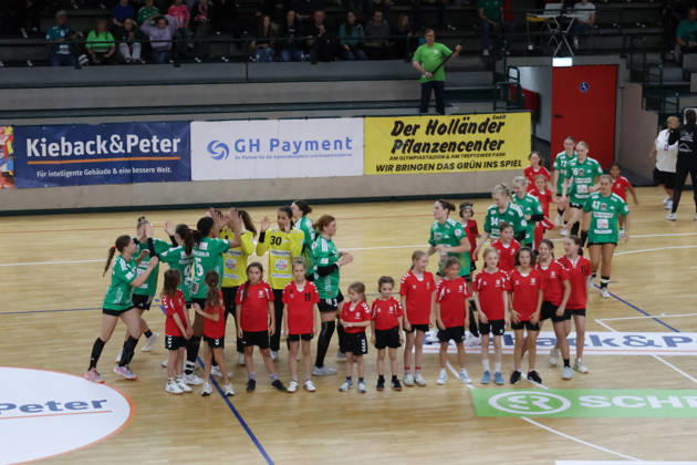 2026_10_10, Reinickendorfer Füchse Frauen-SG Nürtingen-Zizishausen, 5. Spieltag , 2. Bundesliga ,HBF,Handball, Sömmeringhalle Einlauf der Füchse Berlin Berlin Germany