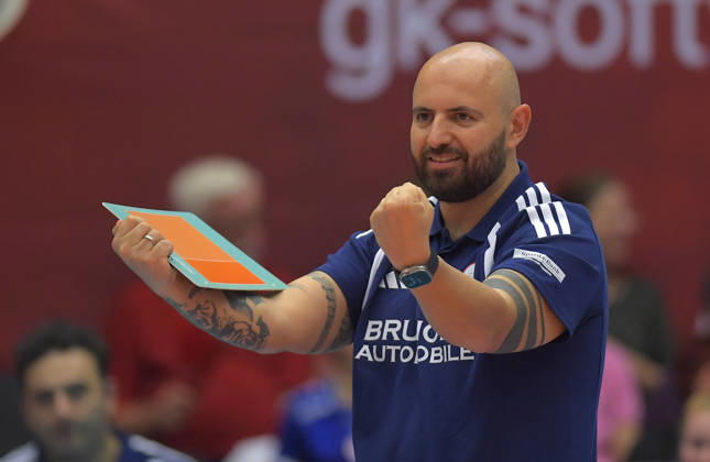 10.10.2026, Stuttgarts Trainer Konstantin Bitter, Volleyball, 1. Bundesliga, Dresdner SC - MTV Allianz Stuttgart, (c) Dresden