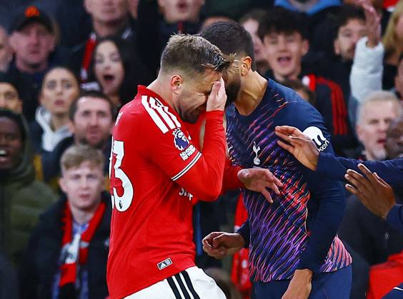 Rodrigo Bentancur of Tottenham Hotspur is sent off for a clash of heads with Luke Shaw of Manchester United, ManU Manchester United v Tottenham Hotspur, Premier League, Football, Old Trafford, Manchester, UK - 10 Oct 2026Manchester Old Trafford United Kingdom EDITORIAL USE ONLY No use with unauthorised audio, video, data, fixture lists, club league logos or live services. Online in-match use limited to 120 images, no video emulation. No use in betting, games or single club league player publications. Copyright: xMattxWest Shutterstockx 17208388ae