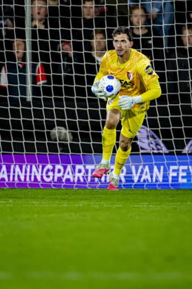 ROTTERDAM - AZ Alkmaar goalkeeper Jari De Busser during the Vriendenloterij Eredivisie match between Feyenoord and AZ at De Kuip on 10 October 2026 in Rotterdam, Nederland. (Photo by DeFodi Images) -